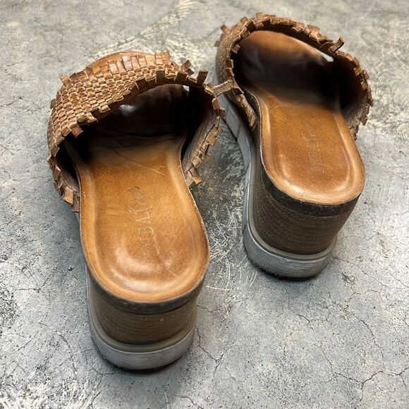 Diba True brand brown leather weave slides wedges very soft and comfy - Picture 5 of 6